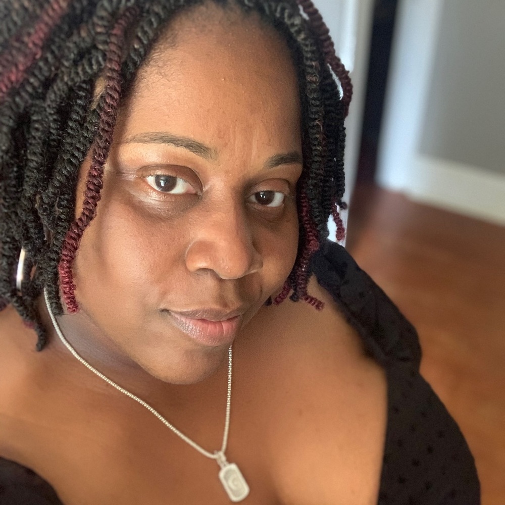 Meet your Posher, Cassandra